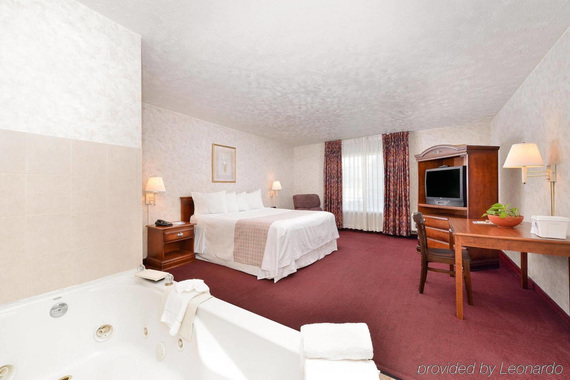 Americas Best Value Inn Ashtabula/Austinburg Exteriör bild