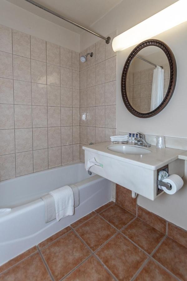 Americas Best Value Inn Ashtabula/Austinburg Exteriör bild